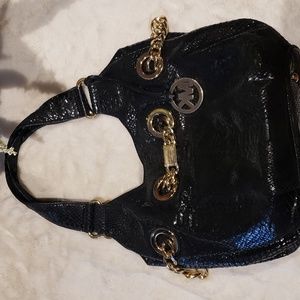 MICHAEL KORS BLACK WITH GOLD CHAIN BAG leather